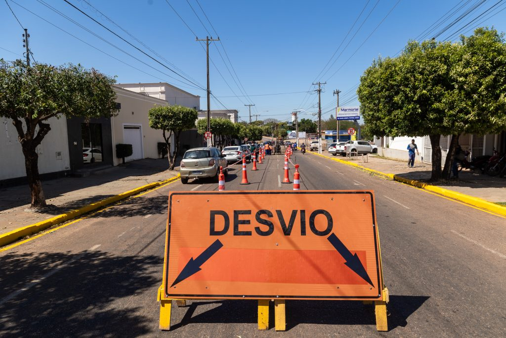 Estacionamento em trecho da Rua Fernando Correa e Avenida dos Estudantes está proibido temporariamente